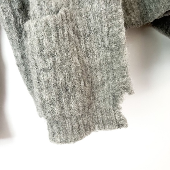 Free People Gray Cozy Wool Pockets Fall Winter Cardigan Size Medium - Picture 6 of 9